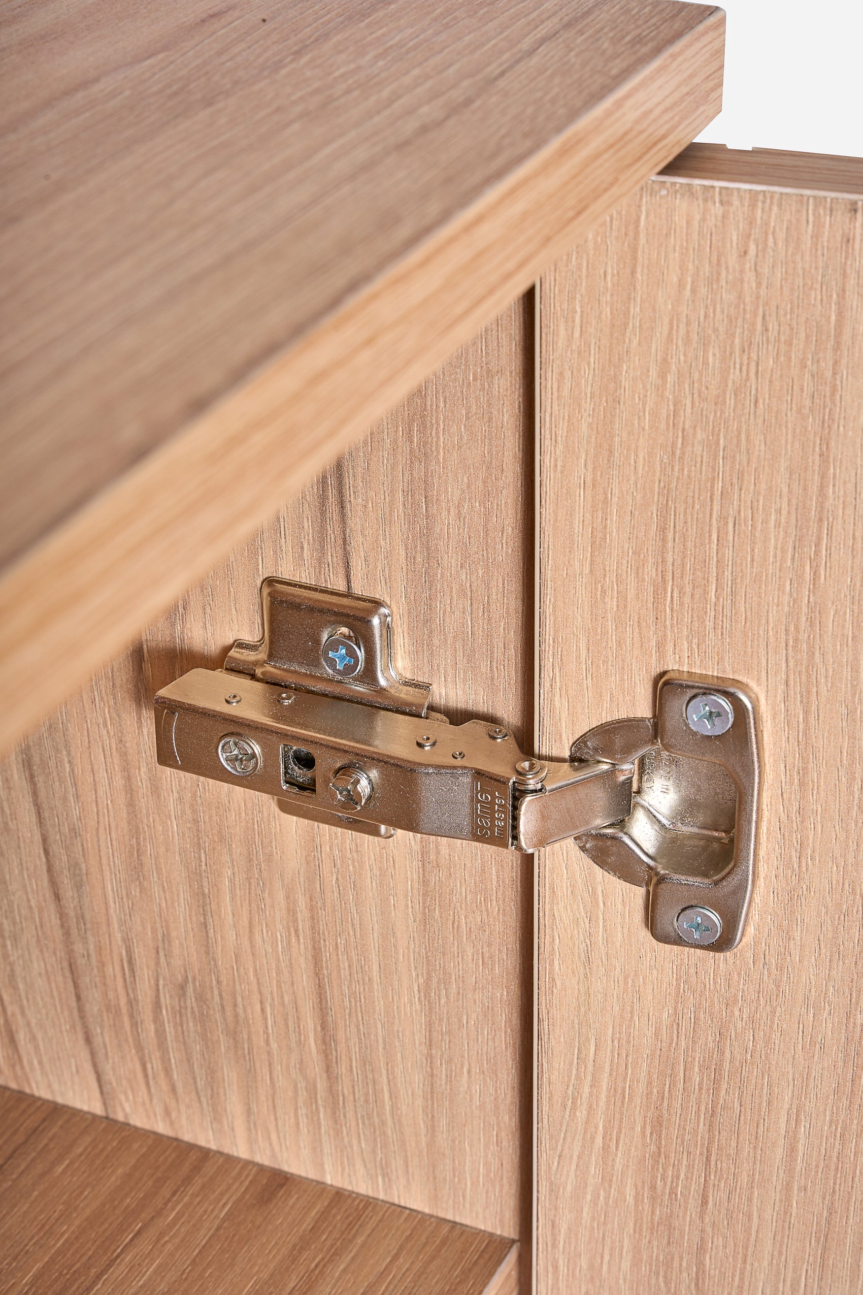 Khizana Shoe Storage
Minimal Wooden Cabinet